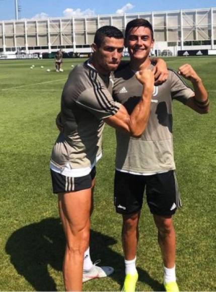 Medios italianos señalan que el argentino Paulo Dybala, es el jugador con el que más amistad ha logrado hacer Cristiano Ronaldo en la Juventus.