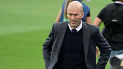 Zinedine Zidane se encuentra sin equipo y podría recalar en el PSG.