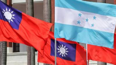 En el comunicado establecieron que los beneficiarios serían atendidos con prioridad a través del programa de becas solidarias.