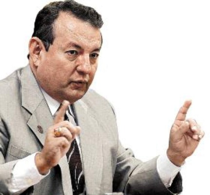 Renuncia irrevocable del rector de la Unah