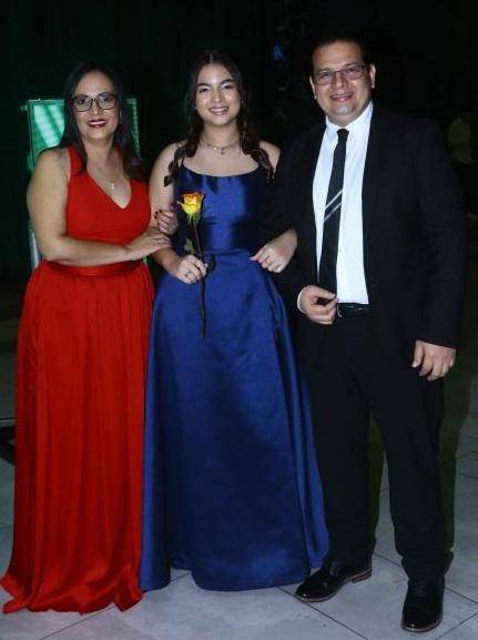 Zayra Caballero, Angélica Nolasco y Arturo Nolasco