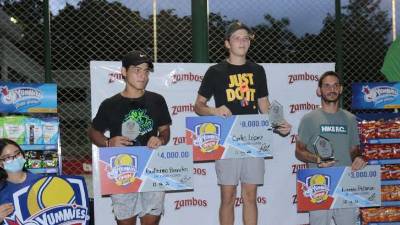 Carlos López (centro) reinó en la categoría A.