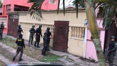 Las autoridades de Honduras emprendieron este viernes una operación con la que buscan capturar a los miembros de una organización dedicada al tráfico ilegal de cocaína hacia Europa, informó una fuente oficial en Tegucigalpa.