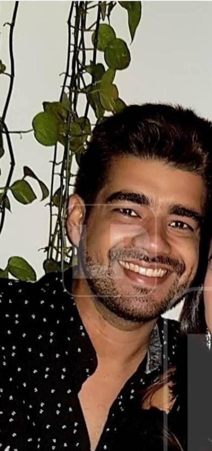 Al salir el vehículo los empleados encargados de la limpieza ingresaron al cuarto y encontraron ultimado al hombre solo con un boxer bajado hasta cerca de las rodillas.