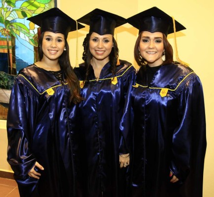 Distinción y aplausos a los nuevos profesionales