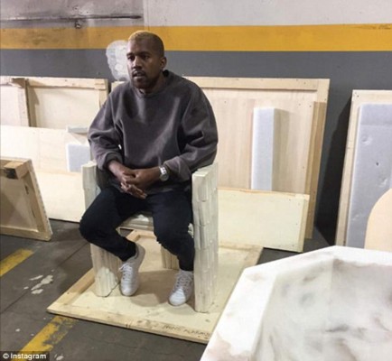 Kanye West regresa al ojo público
