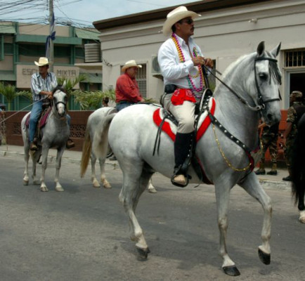 Derroche de alegría en carnaval de La Ceiba