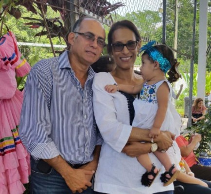 Escolares de San Pedro Sula celebran a Honduras