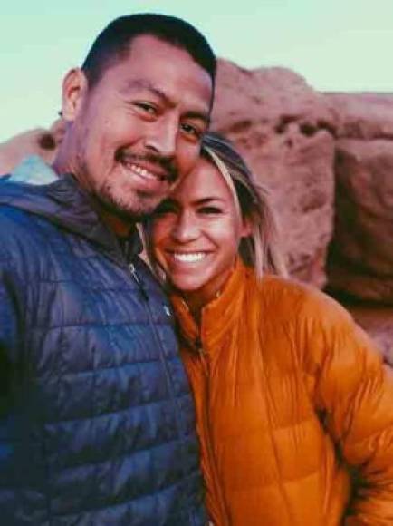 Roger Espinoza: El mediocampista hondureño del Sporting Kansas City le pidió matrimonio a su pareja.