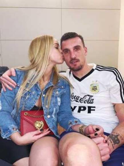 Franco Armani: El arquero argentino tiene como esposa a la bella colombiana Daniela Rendón. 