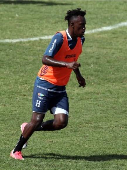 Alberth Elis también viene de marcar un gol con el Houston Dynamo y acompañará a Quioto en el tridente.