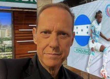 Hace un par de semanas, colegas y seguidores del comunicador se unieron para mandarle mensajes de apoyo debido a que Raúl Orvañanos, de Fox Sports, señaló que estaba delicado de salud, pero sin dar más detalles. 