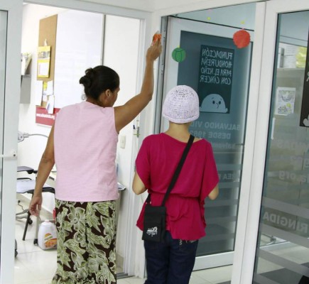 La leucemia llegó por partida doble a casa de familia pobre