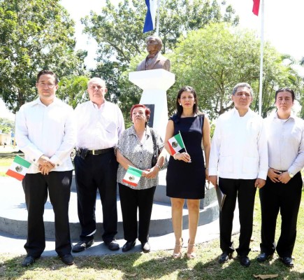 Comunidad mexicana celebra a su prócer