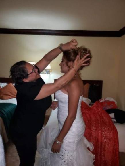 La boda religiosa de la pareja Coello-Espinal se realizó Tegucigalpa, capital de Honduras.