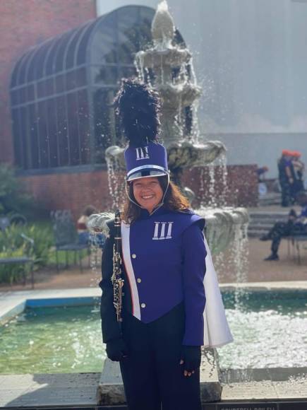 Nohelia Ramos tiene 24 años, estudió música en la escuela Victoriano López y actualmente cursa una licenciatura en Music Business. Su instrumento principal es el clarinete.