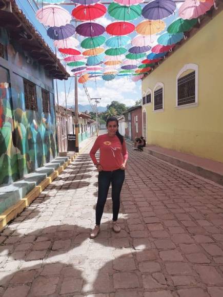 Chavarría, de 28 años, laboraba en la comuna municipal de Puerto Cortés, la cual lamentó su muerte y la recordó como una “empleada ejemplar”. Fotografía: Cortesía. 