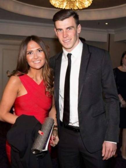 Gareth Bale y su mujer Emma Rhys Jones, cuya familia se ha visto involucrada escándalos.