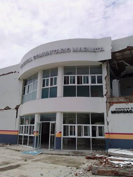 En tanto, autoridades de Michoacán reportaron un herido por caída de vidrios y daños menores en viviendas y un hospital rural.