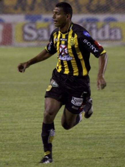 Marlon Peña jugó en varios clubes de la Liga Nacional de Honduras. Estuvo en Real España, Marathón, Juticalpa, Real Sociedad.
