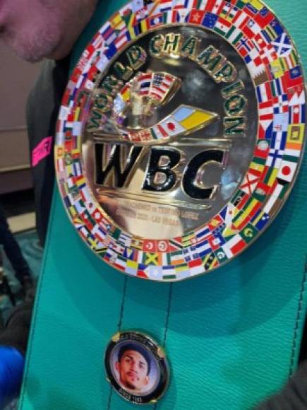 Así es el cinturón que hizo el Consejo Mundial de Boxeo para Teófimo López padre.