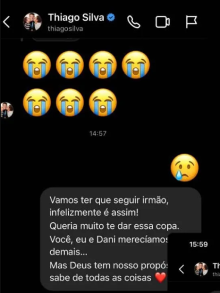 Chat con Thiago SilvaNeymar: “Vamos a tener que seguir hermano, tristemente es así. Quería mucho darte esa copa. Tú, yo y Dani (Alves) la merecíamos”