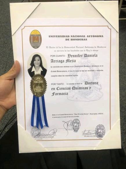 Se había graduado de licenciada en Química y Farmacia en la Universidad Nacional Autónoma de Honduras (UNAH). 