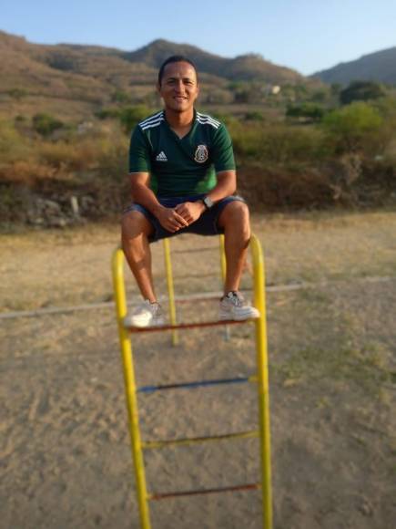 El exmundialista Álvaro Romero se dedica a jugar a nivel burocrático en México. El chico de 25 años de edad ha pasado por duros momentos en territorio mexicano.