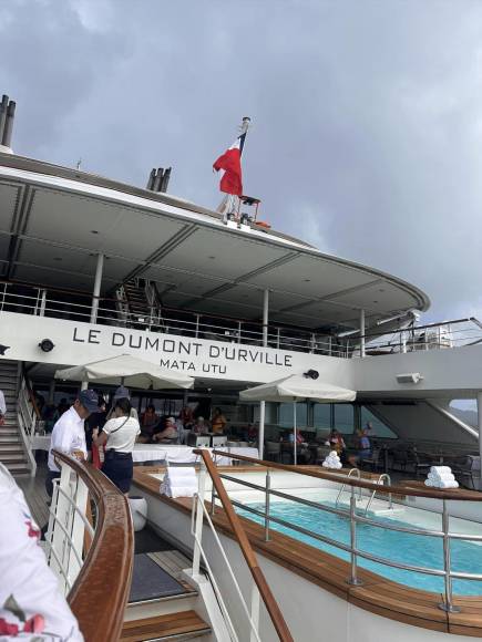 El crucero Le Dumont-d’Urville documenta cada visita que realiza por el mundo. Honduras será vista en un programa que se transmite en Europa por la televisión a cargo de la empresa Ponant. 