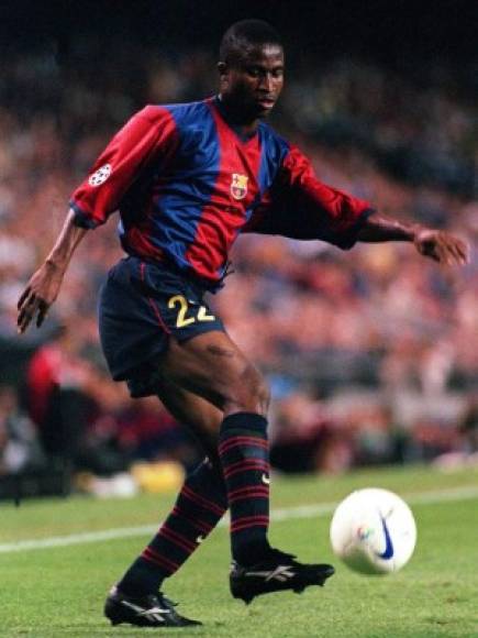 Samuel Okunowo - El lateral derecho nigeriano arribó al FC Barcelona en el mercado de verano de 1997.