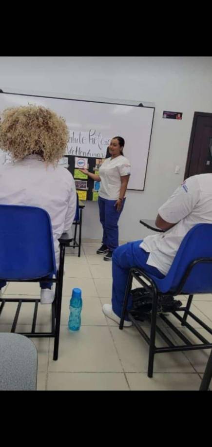 Sin embargo, sus ganas de salir adelante fueron más grandes y se atrevió registrarse en una aplicación de delivery. “Los primeros días fueron difíciles, aún me daba pena, pero decidí que no dejaría que me limitaran”, manifestó.