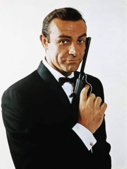 Con más de sesenta títulos a sus espaldas, el escocés protagonizó seis sobre el agente secreto más famoso del cine: 'Agente 007 contra el Dr. No' (1962), 'Desde Rusia con amor'(1963), 'James Bond contra Goldfinger' (1964), 'Operación Trueno' (1965), '007: Sólo se vive dos veces' (1967) y 'Diamantes para la eternidad' (1971).