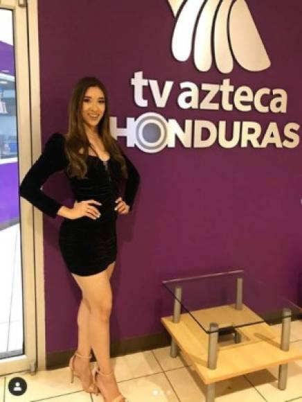 La joven presentadora también fue la encargada de dar las cápsulas matutinas del clima en el programa Loto de Tv Azteca de Honduras.