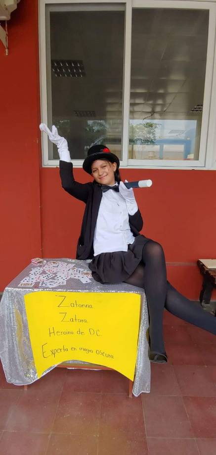 “John Zatara” - personaje ficticio que aparece en los cómics publicados por DC Comics.