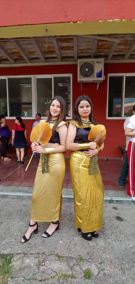 Instituto San Vicente de Paúl realiza presentación de estatuas vivientes