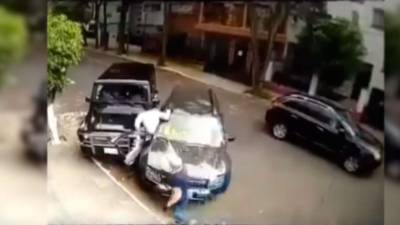 Posterior al hecho se dio a conocer que el hombre de la camioneta es el padre de la víctima, ambos presentaron la denuncia del asalto ante las autoridades locales.