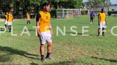 Jeffri Flores se unió al club escualo y firmaría por un año con los porteños. Foto Platense.