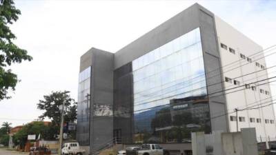 La empleada fue identificada como Elia Núñez,