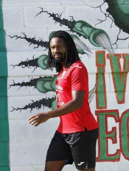 Roy Smith fue dado de baja por el Marathón tras rescindir su contrato. El defensa tico vuelve al Honduras Progreso para este Torneo Clausura 2019.