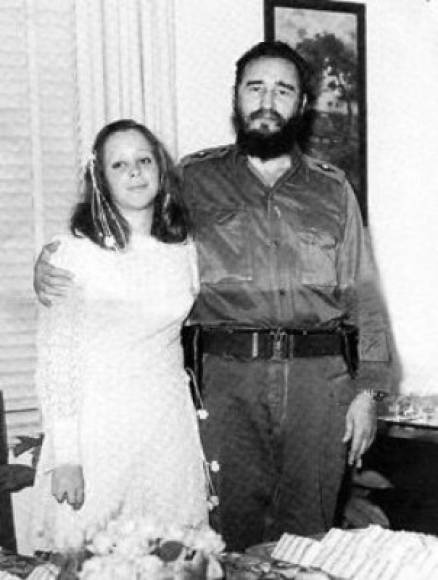 El libro de Fernández creó una división incluso entre los parientes de Castro en el exilio: su tía Juana interpuso una demanda en España en 1998, en la que argumentaba que el libro la difamaba, así como a sus padres. Un tribunal le ordenó a la casa editorial pagarle 45.000 dólares.