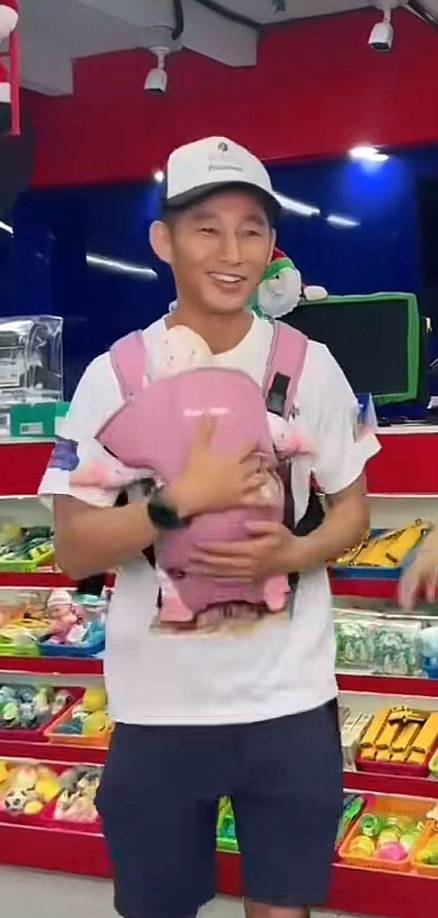 La acción de Shin Fujiyama desató una ola de comentarios en redes sociales en mencionar que ya se convirtió en papá primerizo. ¿Es real?