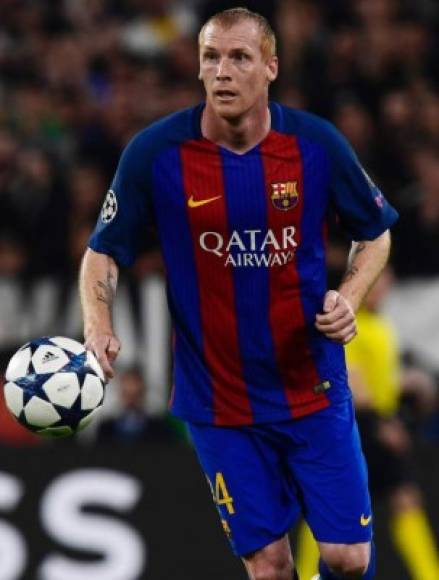 El diario turco Fanatik asegura que Jeremy Mathieu, del FC Barcelona, está muy cerca de convertirse en jugador del Fenerbahçe. Tanto que parece que ya existe un principio de acuerdo entre el francés y el club turco. Antes ya se le ha relacionado con el Olympique de Marsella y el Sporting de Portugal, pero parece que será finalmente el equipo otomano el que le contrate para la próxima temporada.