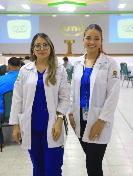 Karla Guzmán y Alejandra Flores