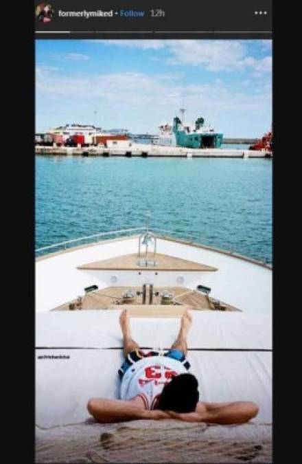 Aunque ninguno de sus hermanos o él mismo Joe Jonas han publicado nada sobre sus paso por Ibiza, uno de los invitados Mike Deleasa, hermano de Daniella Jonas -cuñada de Joe-, no pudo evitar la tentación de presumir su viaje en su Instagram, publicando un par de imágenes a bordo del barco.