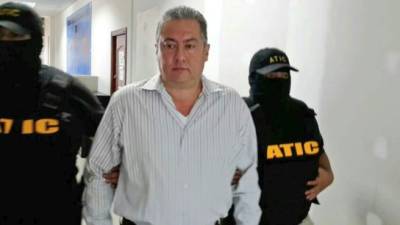 La audiencia de declaración de imputado en contra del exviceministro Darío Roberto Cardona Valle se desarrolla en los juzgados capitalinos.