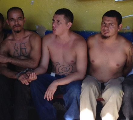 Detienen a ocho pandilleros con armas y chaleco antibalas en San Pedro Sula