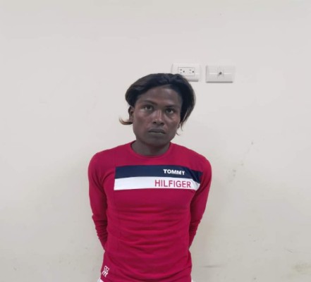 Lo detienen cuando pretendía viajar con identidad de otro ciudadano en Roatán