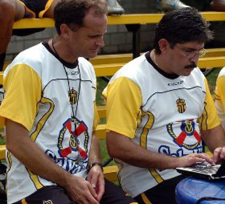 Real España arranca con los mismos