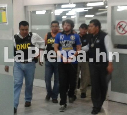 Extraditan desde Argentina a hondureño acusado por muerte de dos personas