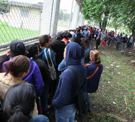 En 15% crece cifra de los que buscan empleo en Honduras